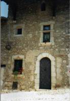 Perouges, Rue des Rondes (face a la Rue du For), Maison a porte de bois, Porte (1)